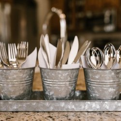Galvanized Picnic Planter Set with Tray and 3 Buckets