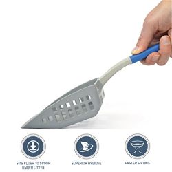 Flat leading edge to easily scoop UNDERNEATH cat litter