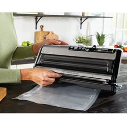 FoodSaver New FM5000 Series 2-in-1 Vacuum Sealing System Plus Starter Kit