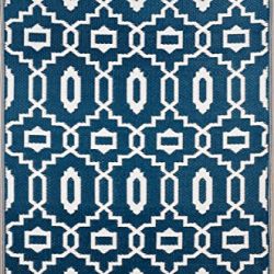 Green Decore Modern Outdoor/Reversible Eco Plastic Rug, Dark Blue/White