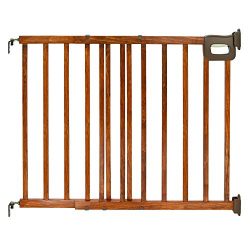 Summer Infant Deluxe Stairway Simple to Secure Wood Gate