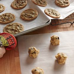 Reynolds Kitchens Cookie Baking Sheets Parchment Paper (Non-Stick, 22 Sheets)
