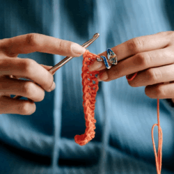 Adjustable Crochet Loop Ring with Finger Protection & Fashionable Design – Perfect for Speedy Knitting Projects