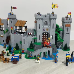 4514-piece Medieval Lion King Knights Castle Building Set with ABS plastic bricks for creative play.